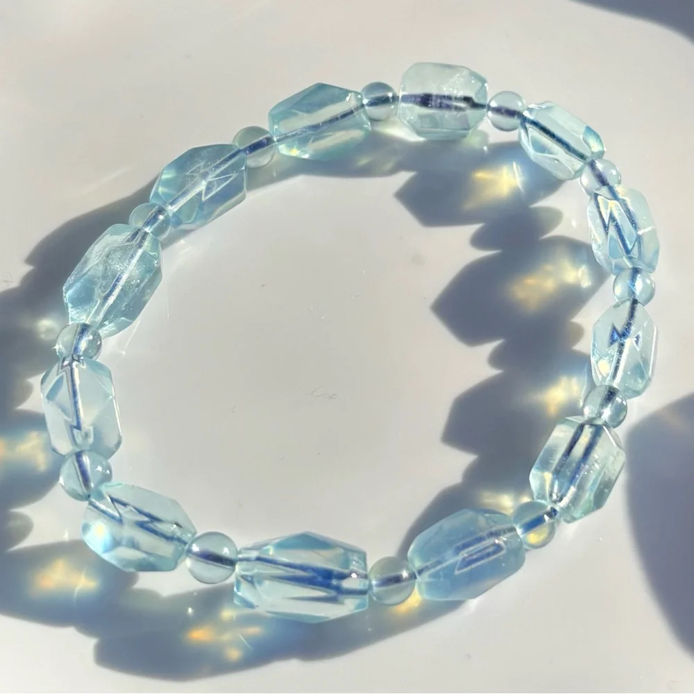 High Grade Aquamarine Faceted Crystal Bracelet 8-9mm - Picture 9 of 10